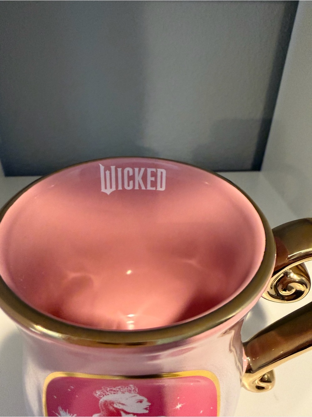 NWT! Silver Buffalo Pink Wicked Glinda Mug BEST WITCH OF ALL  With Gold Handle - Picture 2 of 7